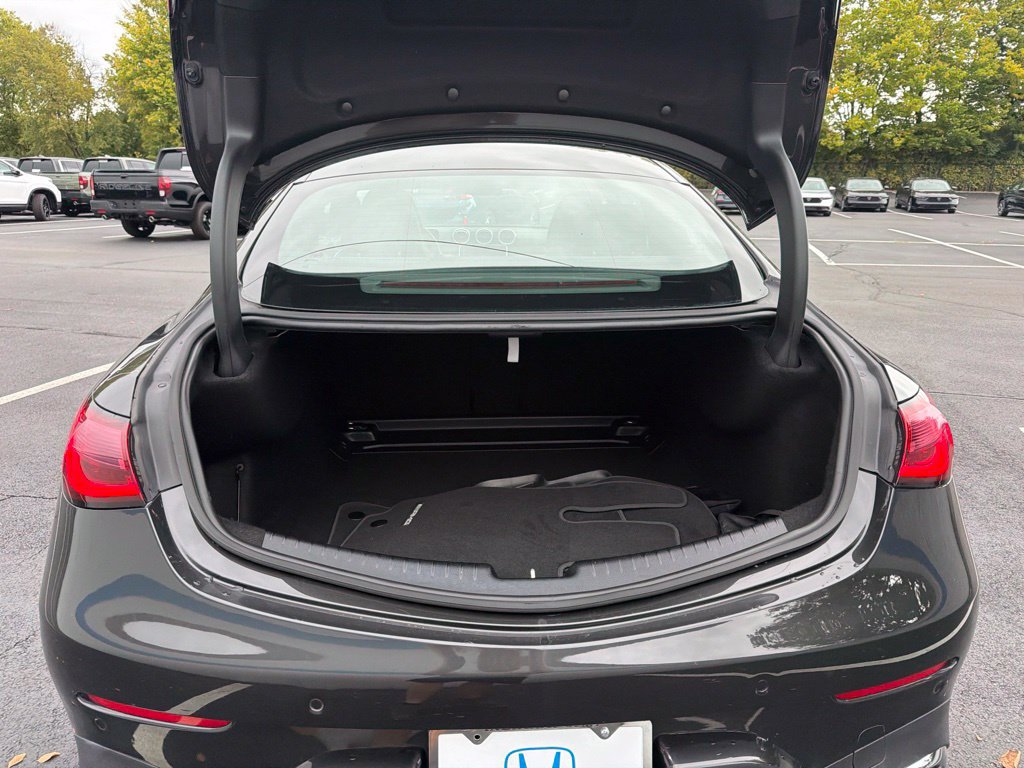Used 2025 Mercedes-Benz CLE 300 4MATIC Coupe image 19