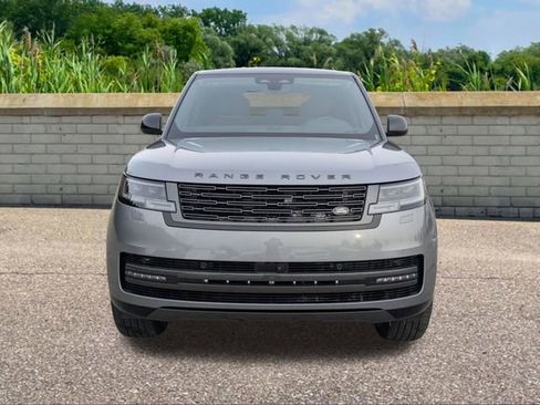 New 2025 Land Rover Range Rover SE image 2
