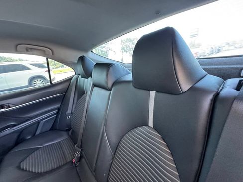 Used 2018 Toyota Camry SE FWD image 20