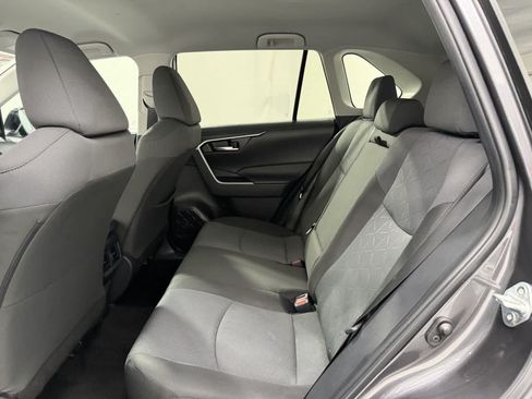 Used 2025 Toyota RAV4 XLE AWD/4WD image 11