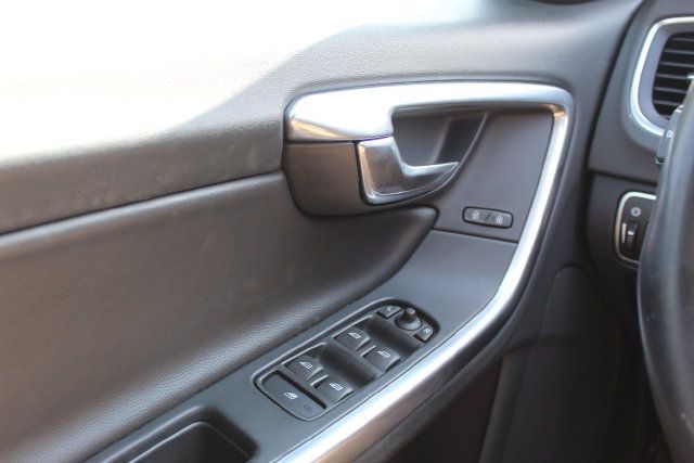 Used 2017 Volvo S60 T5 Dynamic FWD image 20