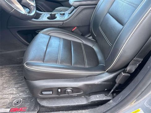 Used 2021 GMC Acadia Denali w/ Denali Technology Package image 22