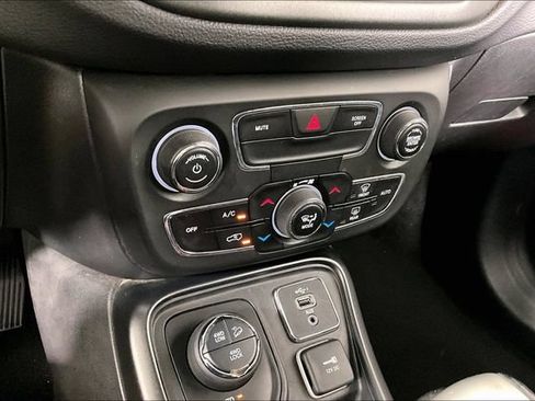 Used 2020 Jeep Compass Trailhawk AWD/4WD image 14