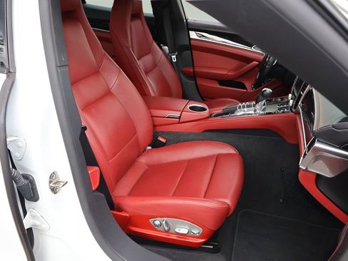 Used 2016 Porsche Panamera 4 image 18