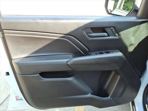 Used 2025 Chevrolet Colorado Trail Boss AWD/4WD image 11