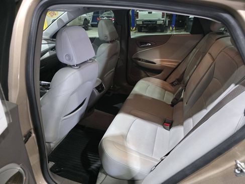 Used 2018 Chevrolet Malibu Premier w/ Premier Sun and Wheel Package FWD image 27