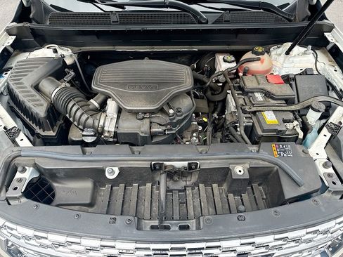 Used 2021 GMC Acadia Denali w/ Denali Ultimate Package image 9