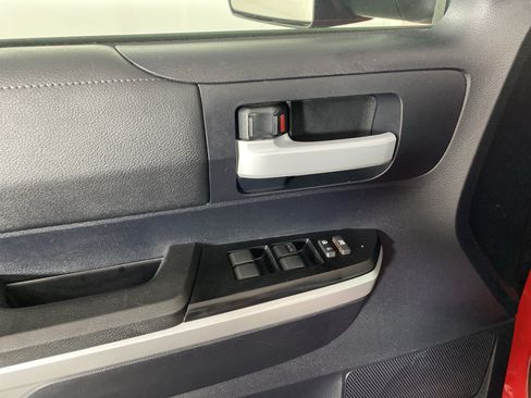 Used 2014 Toyota Tundra SR5 AWD/4WD image 12