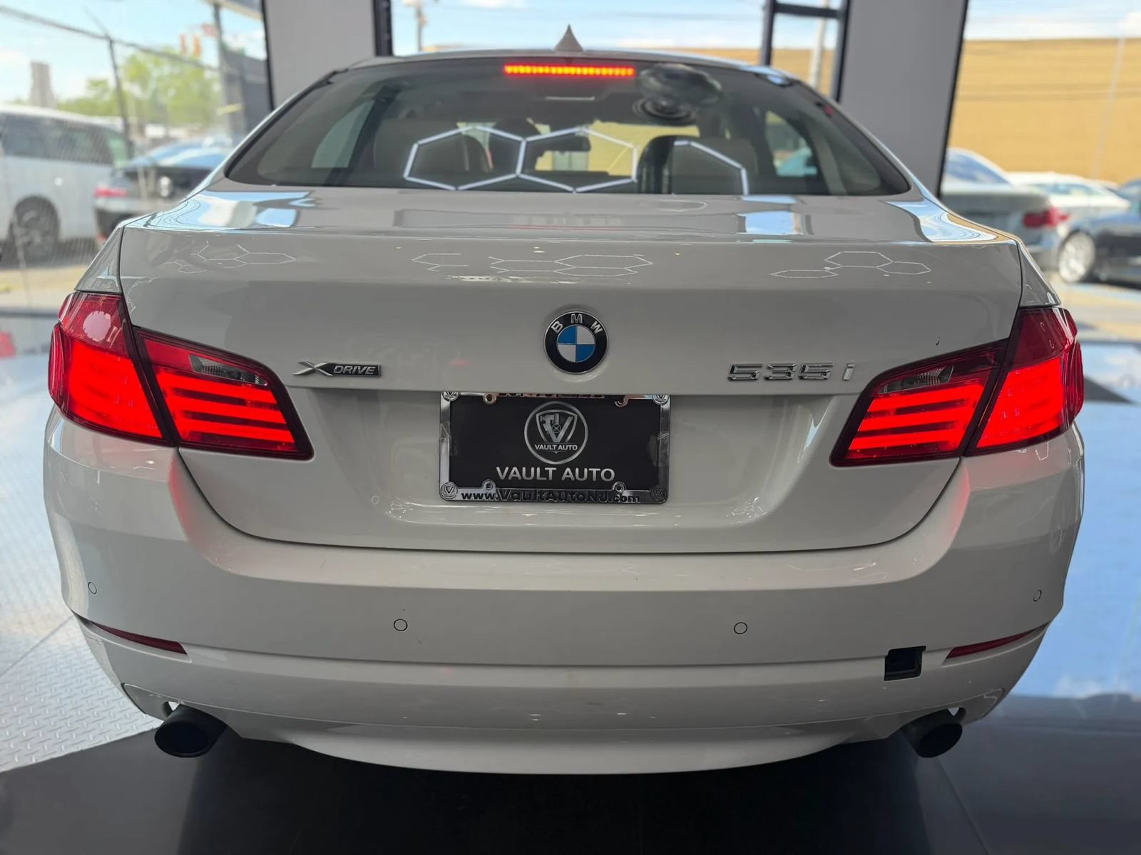 Used 2013 BMW 535i xDrive Sedan AWD/4WD image 12