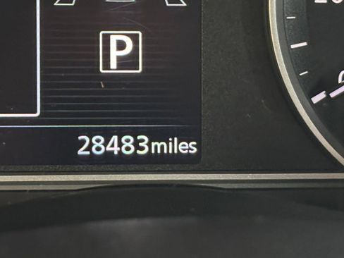 Used 2025 Nissan Versa SV image 43