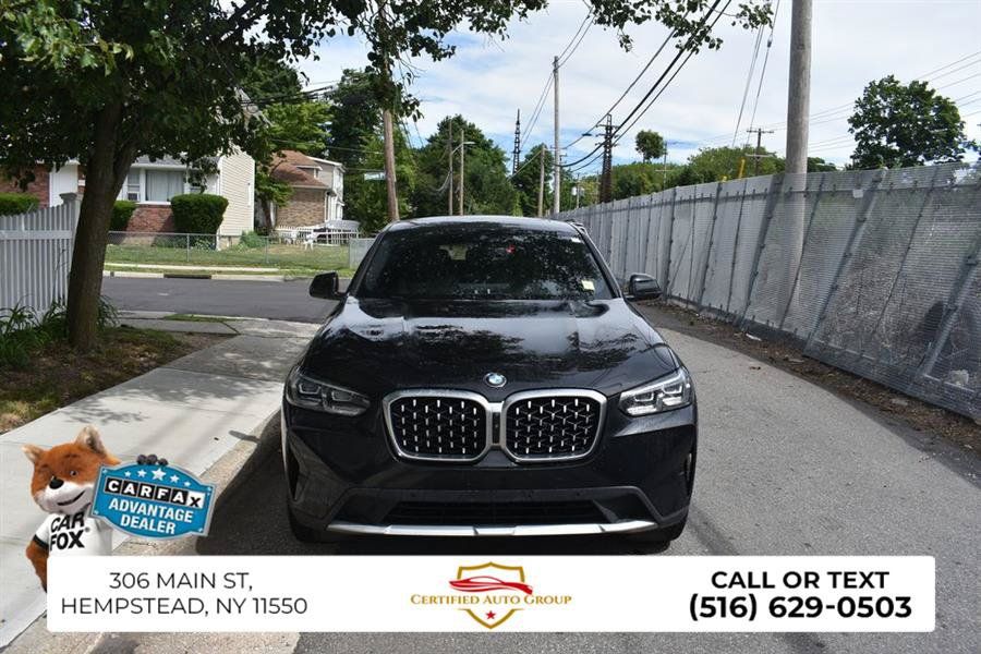 Used 2024 BMW X4 xDrive30i AWD/4WD image 2
