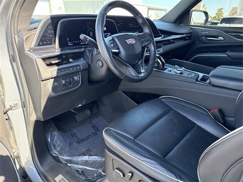 Used 2022 Cadillac Escalade ESV Sport w/ Touring Package image 11