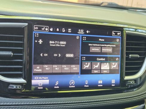 Used 2022 Chrysler Pacifica Touring-L AWD/4WD image 25