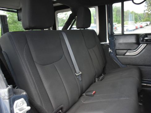 Used 2018 Jeep Wrangler Unlimited Sport S AWD/4WD image 27