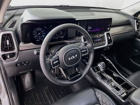Certified 2022 Kia Sorento SX FWD image 13