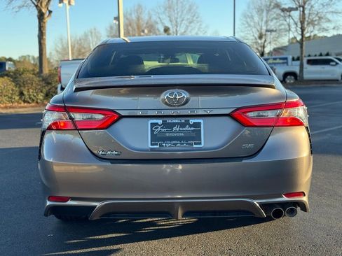 Used 2018 Toyota Camry SE w/ Moonroof Package image 11