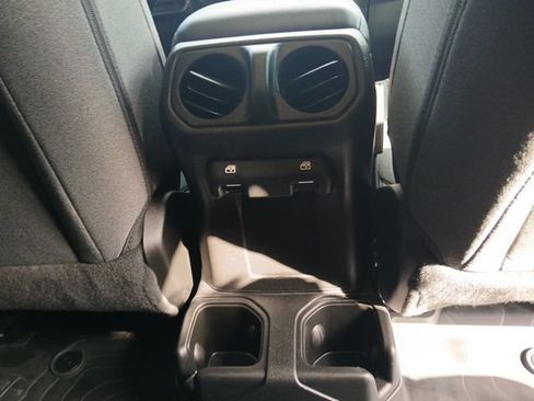 Used 2025 Jeep Wrangler Unlimited Sport AWD/4WD image 14