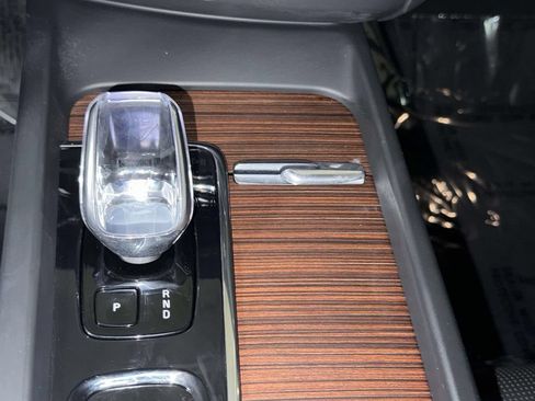 Used 2023 Volvo XC60 B5 Ultimate w/ Climate Package AWD/4WD image 24