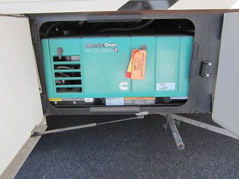 Used 2017 Mercedes-Benz Sprinter 3500 image 20