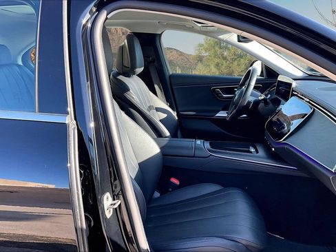 Used 2025 Mercedes-Benz E 350 Sedan w/ Winter Package image 7