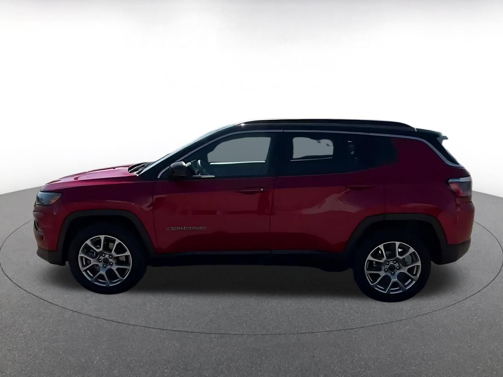 Used 2025 Jeep Compass Limited AWD/4WD image 4