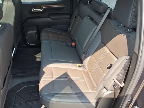 Used 2024 Chevrolet Silverado 1500 High Country w/ High Country Premium Package AWD/4WD image 15