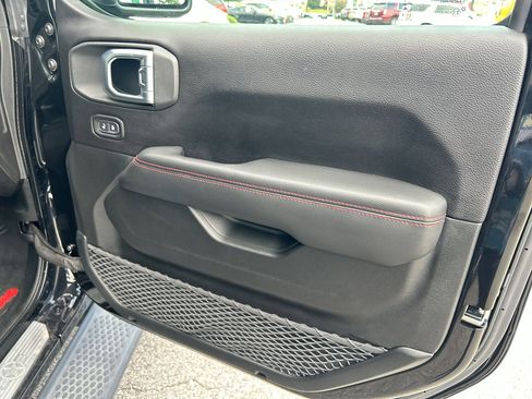 Used 2019 Jeep Wrangler Unlimited Rubicon w/ Dual Top Group image 21