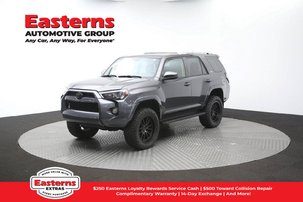 Used 2017 Toyota 4Runner SR5 AWD/4WD image 57