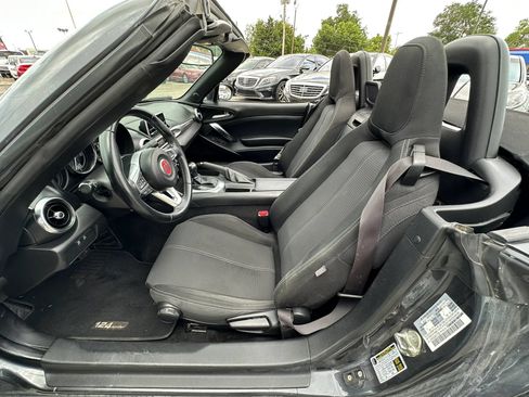 Used 2017 FIAT 124 Spider Classica RWD image 19