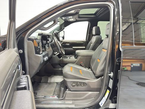 Used 2024 GMC Sierra 2500 AT4 w/ AT4 Premium Plus Package AWD/4WD image 18