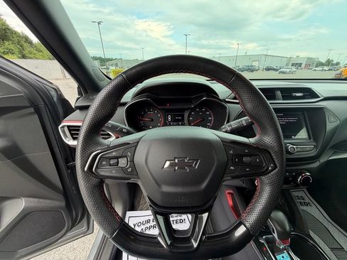 Used 2023 Chevrolet TrailBlazer RS AWD/4WD image 33