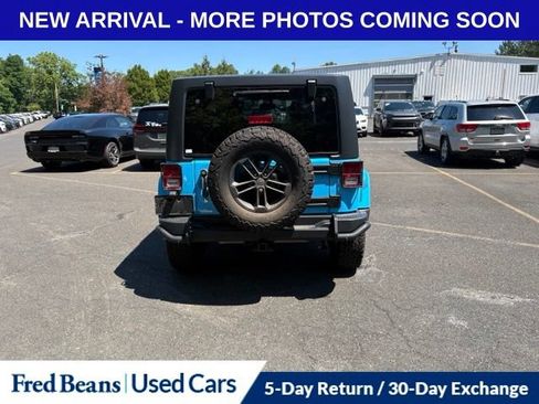 Used 2017 Jeep Wrangler Unlimited Sahara AWD/4WD image 6
