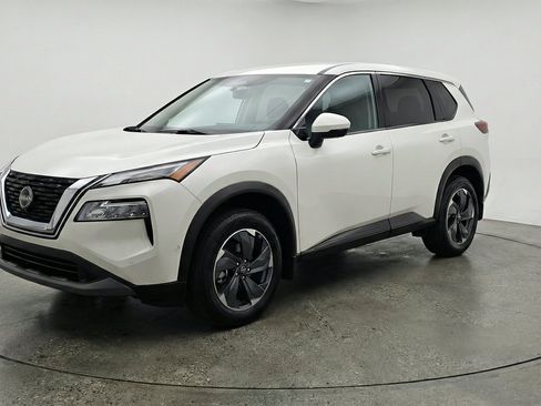 Used 2025 Nissan Rogue SV AWD/4WD image 3