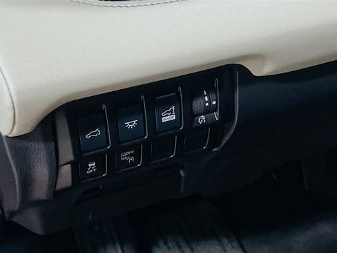 Used 2022 Subaru Ascent Limited w/ Technology Package image 10