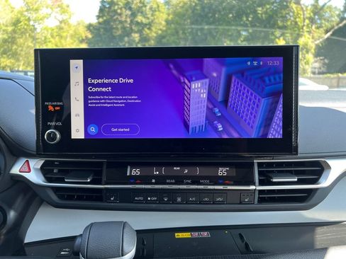 Used 2026 Toyota Sienna XLE FWD image 20