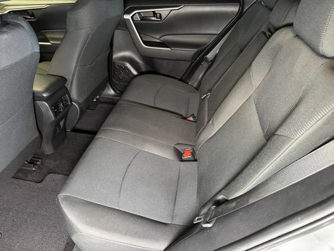 Used 2022 Toyota RAV4 LE AWD/4WD image 21