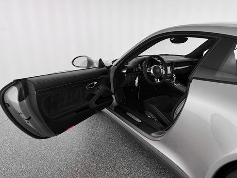 Used 2016 Porsche 911 GT3 image 12