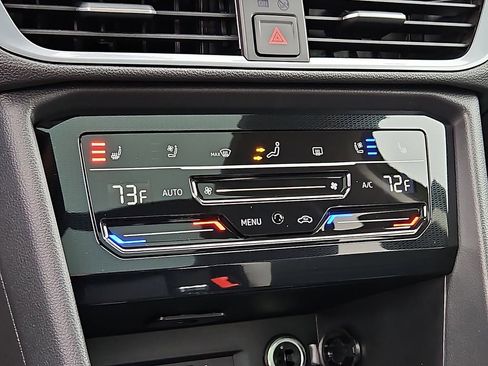 New 2026 Volkswagen Taos SEL image 15