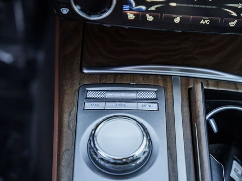 Used 2024 Genesis G80 image 22