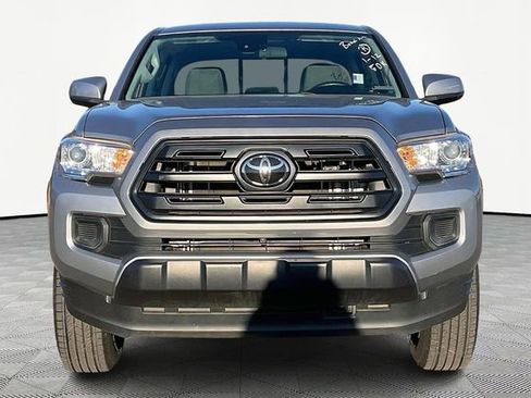 Used 2018 Toyota Tacoma SR image 2