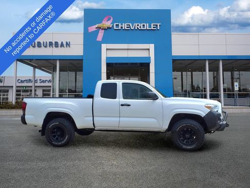 Used 2023 Toyota Tacoma SR RWD image 4