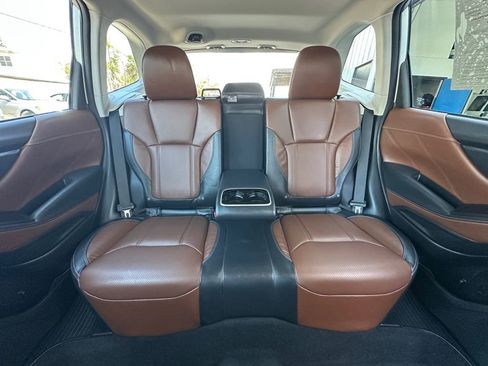 Used 2023 Subaru Forester Touring w/ Popular Package #3 image 26