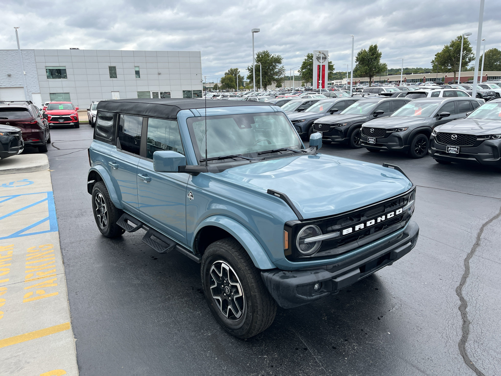 Used 2023 Ford Bronco Outer Banks AWD/4WD image 7