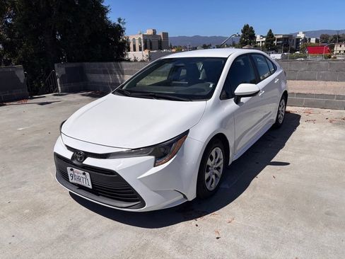Used 2025 Toyota Corolla LE FWD image 1
