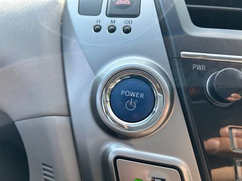 Used 2017 Toyota Prius V Three FWD image 25