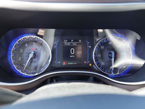 Used 2020 Chrysler Voyager Lxi image 20