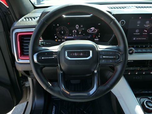 Used 2024 GMC Canyon AT4X image 18