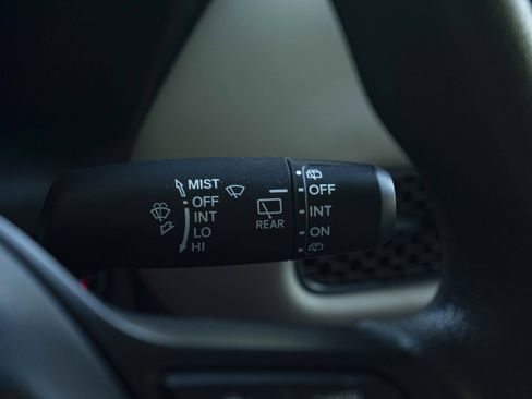 Used 2025 Honda HR-V LX image 24