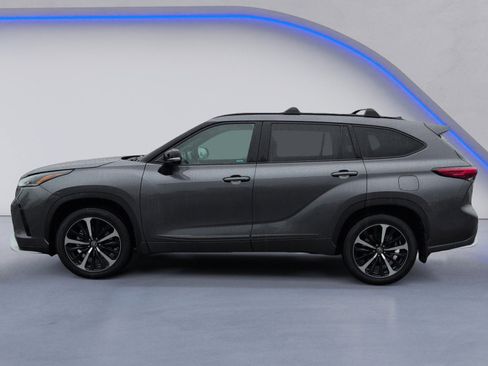 Used 2021 Toyota Highlander XSE image 13