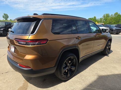 New 2026 Jeep Grand Cherokee L Limited w/ Limited Altitude Package AWD/4WD image 49
